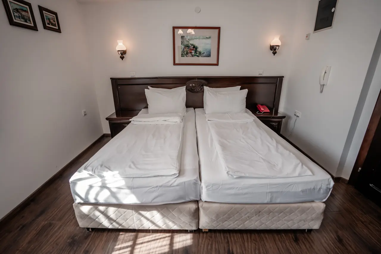 Twin beds from the front