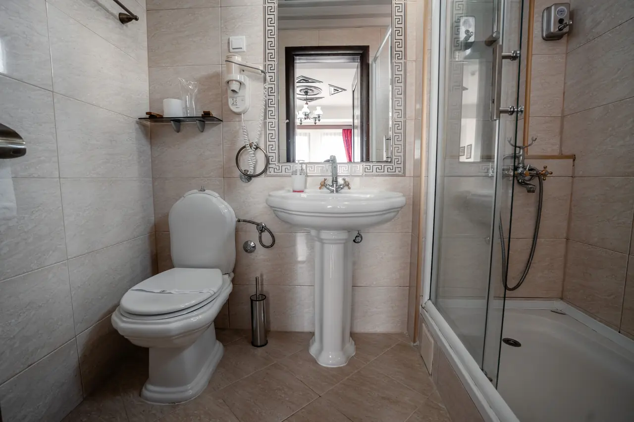 Bathroom wide